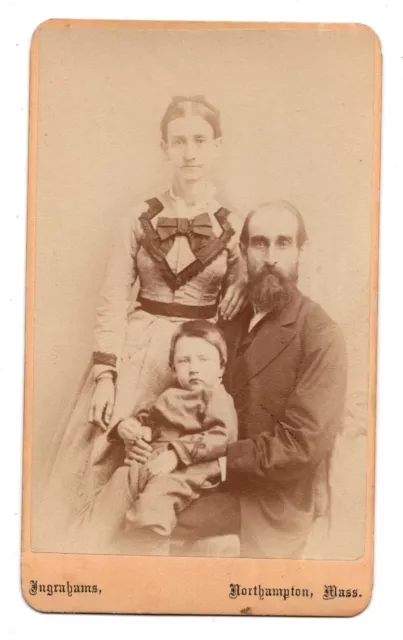 ANTIQUE CDV CIRCA 1870s INGRAHAM BROTHERS HUSBAND & WIFE & SON NORTHAMPTON MASS.