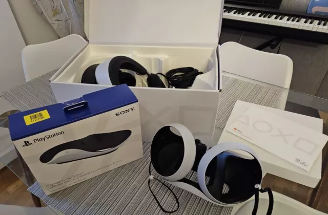 Sony PlayStation VR 2 (PSVR2) (PS5) with Sony Charging Stand