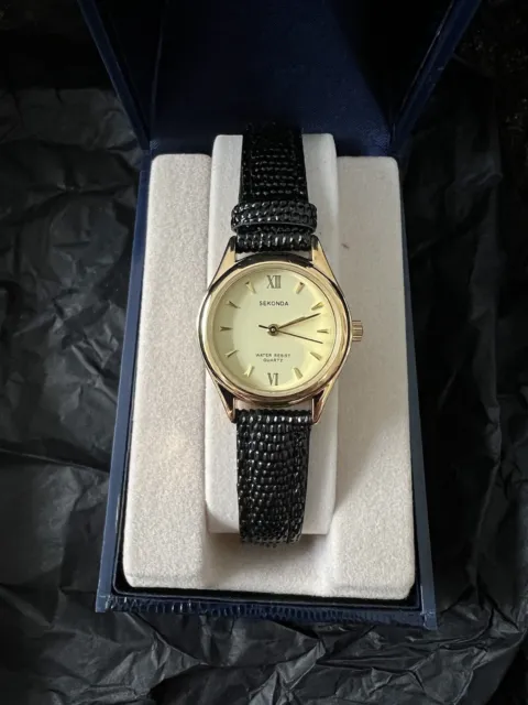 New Unused Sekonda Gold Tone Ladies Watch In Original Box (Quartz Battery)