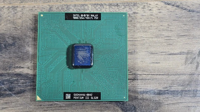 Intel Pentium III 933MHz CPU - Socket 370, Coppermine Core, 256KB