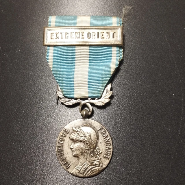 MEDAILLE COLONIALE AVEC BARRETTE EXTREME ORIENT COMMEMO INDOCHINE Fabrication Arthus Bertrand Boite