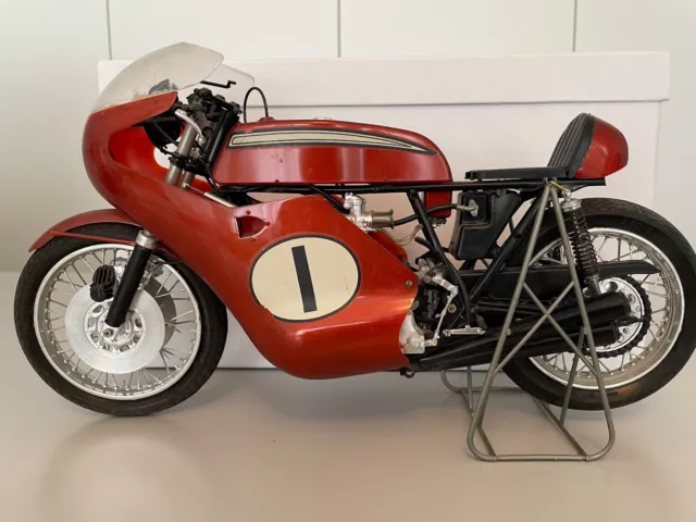 TAMIYA 1:6 Honda CB 750 Racer - Dick Mann Daytona Beach 1970