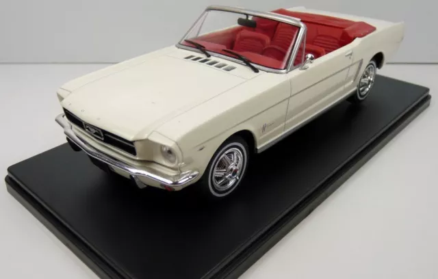 Atlas Edition 1: 24th Echelle Miniature Ford MUSTANG Convertible 1965 - Blanc