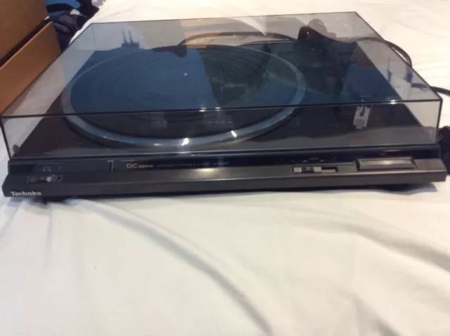 technics slb d20d DC Servo stereo semi-automatic turntable -excellent condition