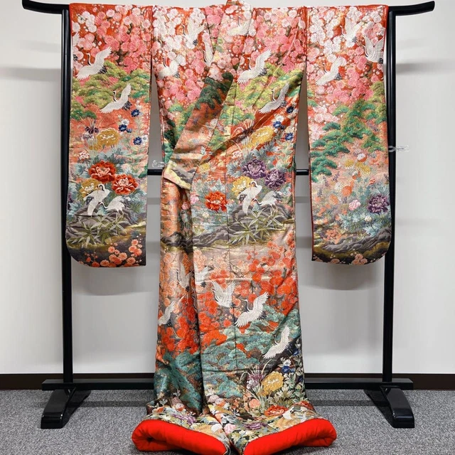 Japanese Kimono Uchikake Luxurious Wedding Embroidery Pure Silk Flower CraneK450 2