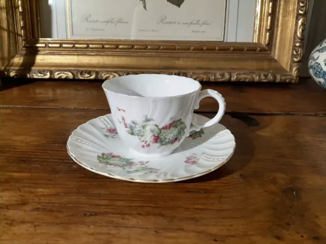 Tasse Sarreguemines Forme viennoise (Style Louis XV)