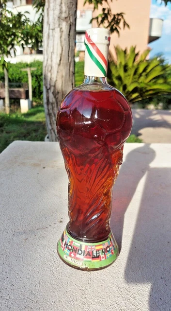 Mini Bouteille 5 Cm Avec Vin – Gadget Souvenir Coupe Du Monde Italie 90