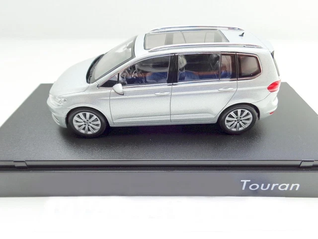 Volkswagen VW Crafter 2 Modèle Réduit 1:50 Argent 2016 A60-F951 Pas 1:43