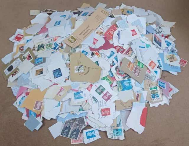 1Kg Of Franked Kiloware Stamps - Mixed Uk And Some Worldwide - No Unfranked