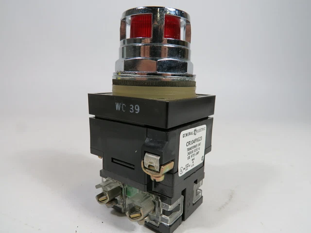 General Electric CR104PBT11R3S3 Illuminated Push Button 240/6V 60/50Hz ! NWB !