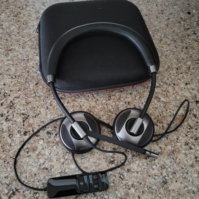 Jabra EVOLVE 40 UC SME Headset Stereo Mini phone 3.5mm Wired Over the head  Binaural Supra aural Noise Canceling Black - Office Depot