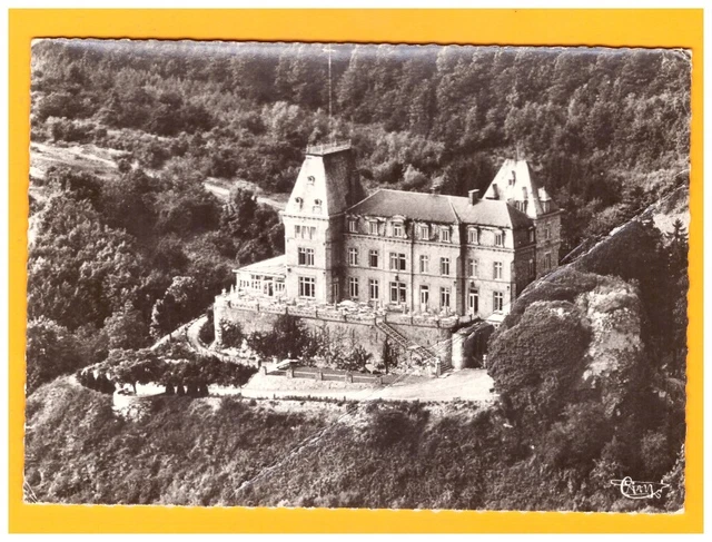 HEERAGIMONT (BELGIQUE) CHATEAUMANOIR de FEDEMETAL en vue aérienne