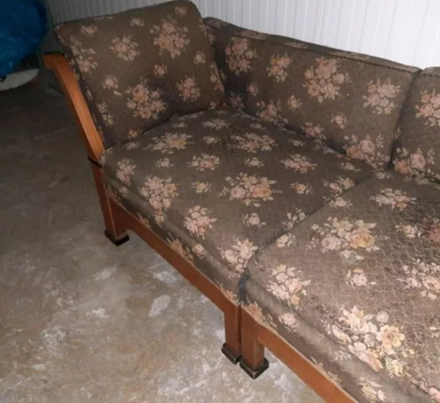 Antik Biedermeier Sofa Couch  Nussbaum