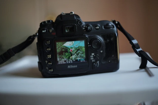 Nikon D200 10.2 MP Digital SLR Camera - Black (Body Only) , Please read  2