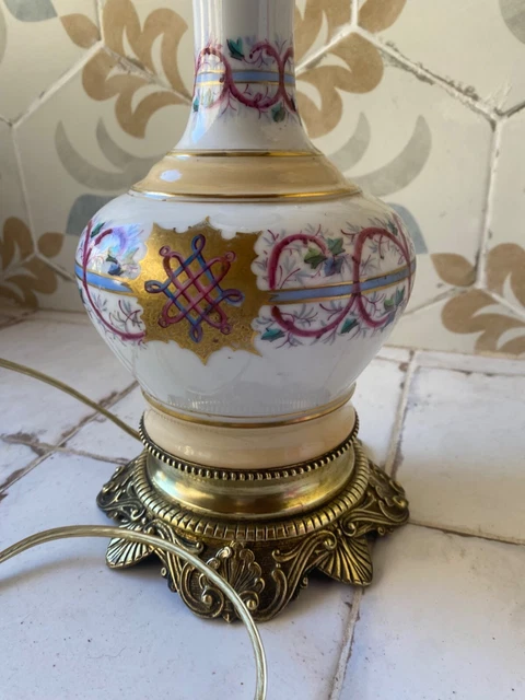 Lampe Ancienne En Porcelaine Et Laiton