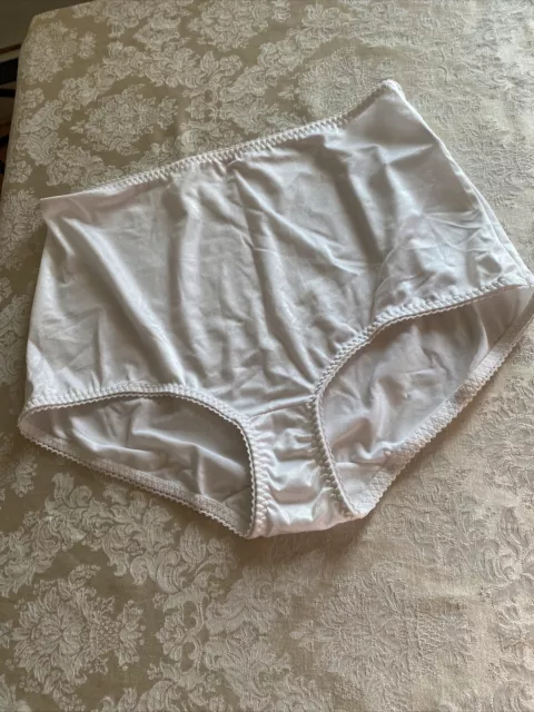 VTG VASSARETTE BRIEFS Style 40-801 Shiny White Nylon Panties Sz-2XL/46 Side  Labe $14.70 - PicClick AU