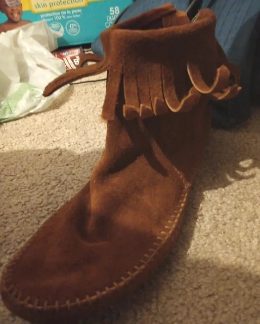 Vintage size 10 womens Taos ankle high fringe cut moccasins
