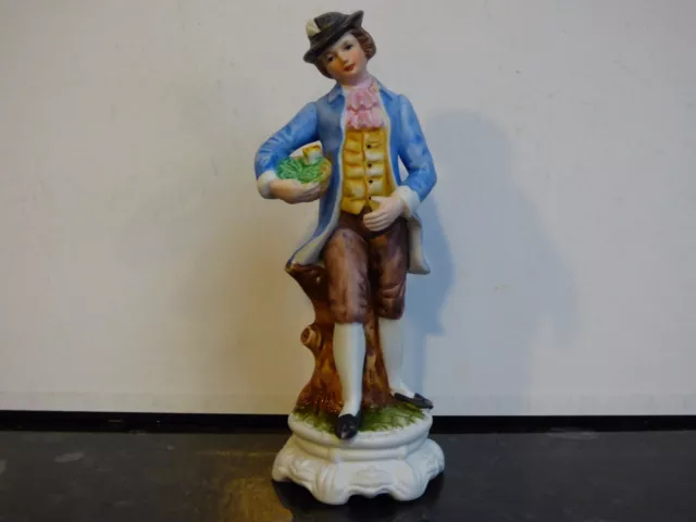 Statuette Biscuit Polychrome Homme Garcon Au Panier De Fleurs