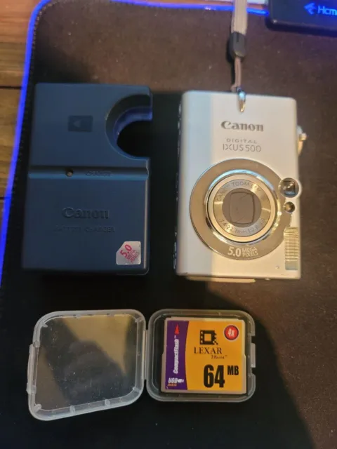 Canon IXUS 500 / PowerShot Digital ELPH S500 5.0MP Digital Camera (Not working)