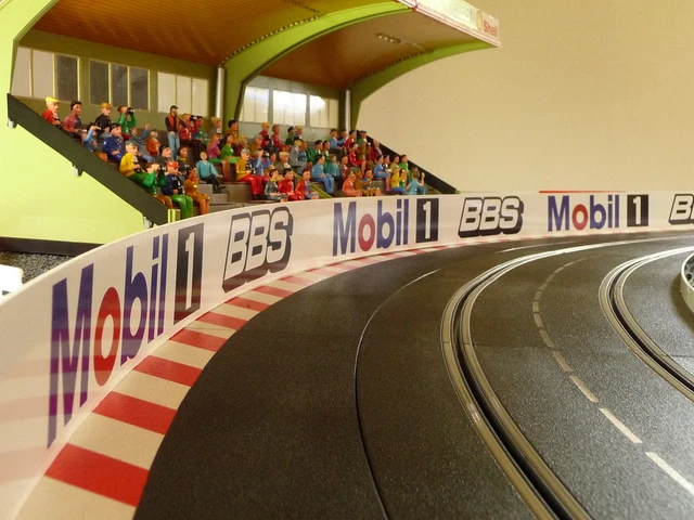 Slotcar Leitplanken-Bande Für Carrera DIGITAL – 6 Cm Hoch, 200 Cm Lang, Selbstklebend, Für 1:24 & 1:32 Bahnen