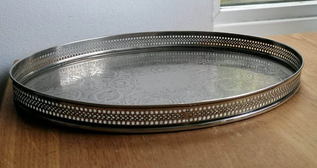 Vassoio galleria ovale piastra argento trafitta e incisa vintage 30 cm x 21,5 cm EA004
