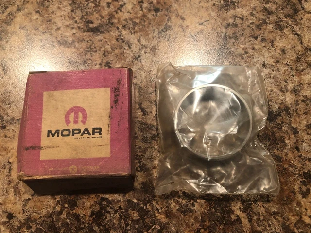 Nos Mopar Outer Wheel Bearing Cup / Race  2203351 60-72 Compact A Body 9" Brakes