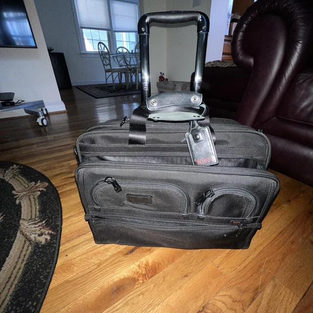 TUMI Alpha 2 26127DH BLK Expandable Two-Wheeled Briefcase/ Laptop Bag -FANTASTIC