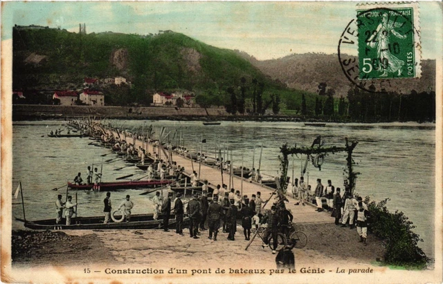 CPA Militaire, Construction d'un pont de bateaux par le Genie (278318)