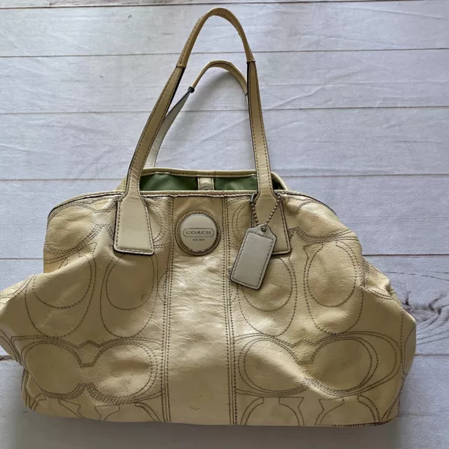 CoachF15658 Monogrammed Kiss Lock Beige Patent Leather Shoulder Bag