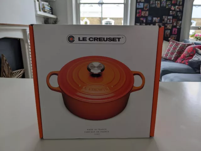 Le Creuset Signature Round Casserole - Cast Iron - 24cm - Volcanic Orange £285