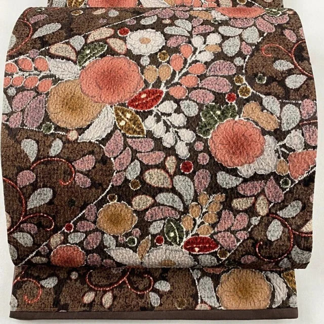 Japanischer Kimono-Obi, reine Seidenblütenpflanzen, dunkelbraune Farbe für...