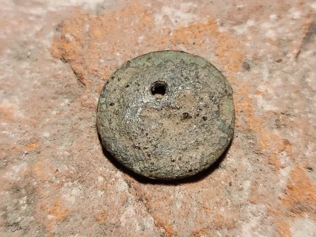 Post Medieval Bronze Token As Found Condition As Photos Found In England LA33e