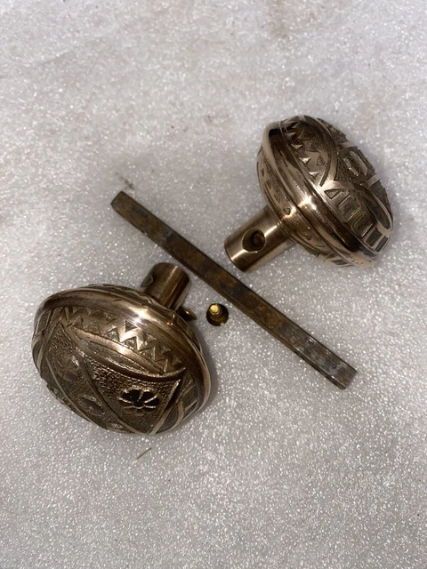 Antique Pair  Of Polished FC Linde Cast Bronze Knobs H-21910 C:1885 Y-11