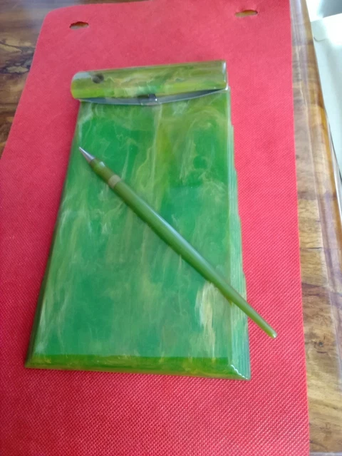Rare Cendrier Bakélite, Art Déco, Circa 1930  Fait Dans Un Bloc De Bakelite But 06 Ai