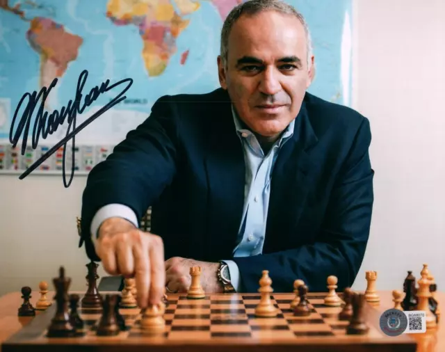 Garry Kasparov Chess Champion Grand Master Signed 8x10 Photo w/ Beckett BAS  COA