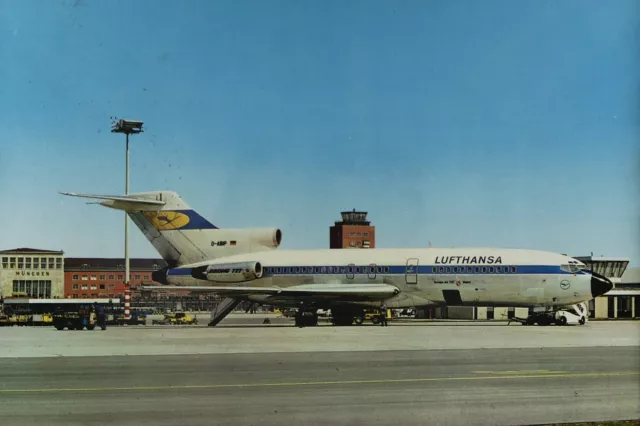 AK Airliner Postcard, LUFTHANSA Boeing B727 old colors at Munich Airport