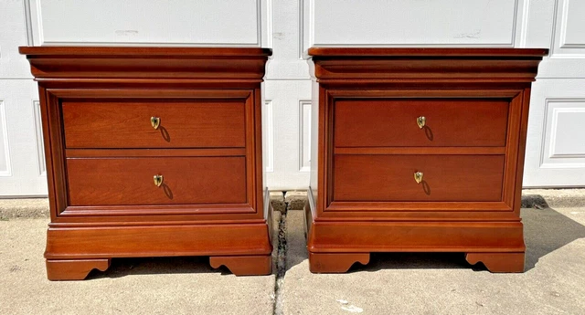 Thomasville Impressions Martinique Louis Philippe Cherry Nightstands