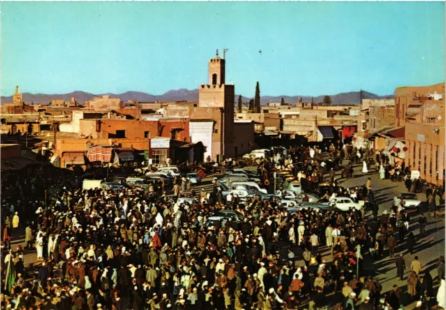 CPM MAROC Le Maroc Pittoresque. Marrakech. Place Djemaa El Fna (342516)