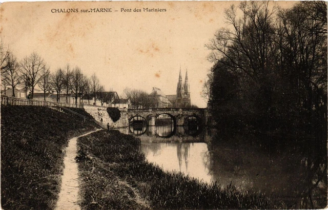 CPA CHALONS-sur-MARNE - Pont des Mariniers (742408)