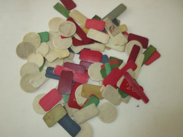 Lot De 250 Jetons Anciens 19e Siècle En Os - Jeu De Société Nain Jaune, Poker