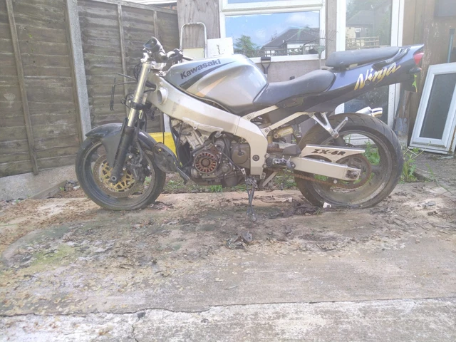 Kawasaki Ninja  Zx600R  G1  1998