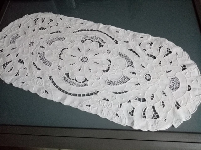 Chemin De Table Ovale Brodé Coquelicots - Blanc Cassé - 50x150 Cm - Fait Main