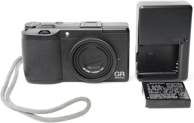 Ricoh GR DIGITAL II Compact Digital Camera Black Camera Very Good Condition