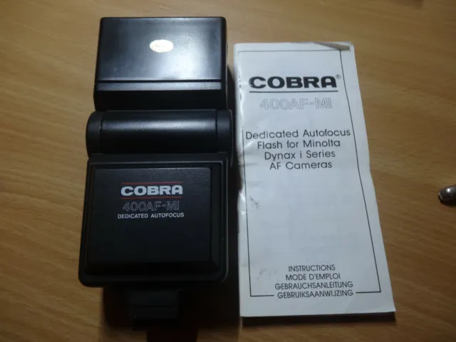 COBRA 400AF Mi  Dedicated Minolta AF 35mm Flash Unit.