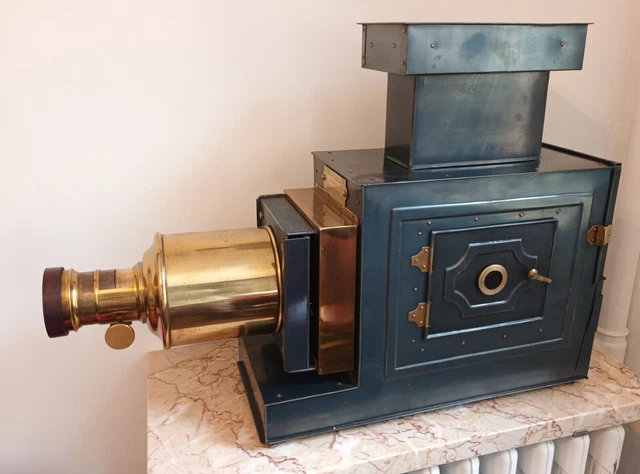 Lanterne Magique Projecteur De Diapositives – Retro Et Fonctionnel