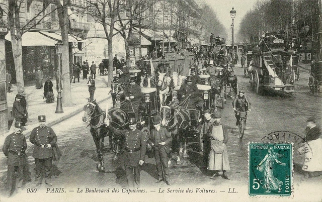 CPA - Paris - Le Bd des Capucines - Le Service des Carures