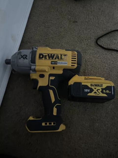 DeWALT DCF899P2-GB 18V Impact Wrench High Cordless Brushless And 18v Battery