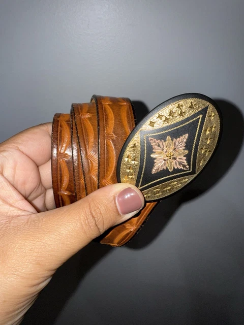 Black Hills Gold Lazy K 10K Gold Trim Oval Belt Buckle Flower‎ Pattern Tan Belt Black Hills Gold Lazy K 10K Gold Trim Oval Belt Buckle  main image 4
