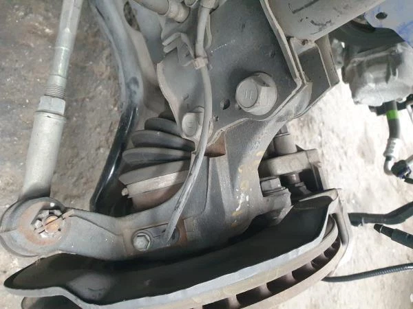 achsschenkel vorne rechts für TOYOTA YARIS ( P13 ) 1.3 (NSP130 ) 95 CV