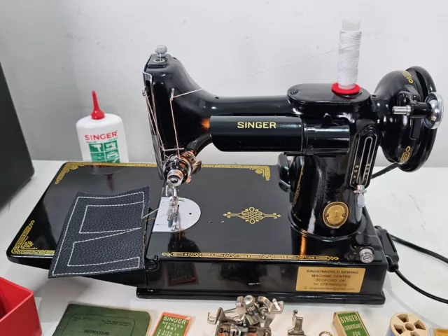 1952 máquina de coser peso pluma Singer 221 k, reparada, prueba de pat eléctrica